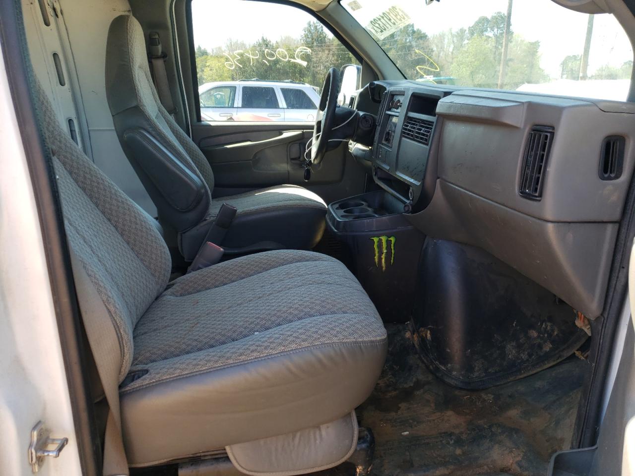 Photo 5 from auction – 2006 CHEVROLET EXPRESS with VIN 1GCGG25V561245180