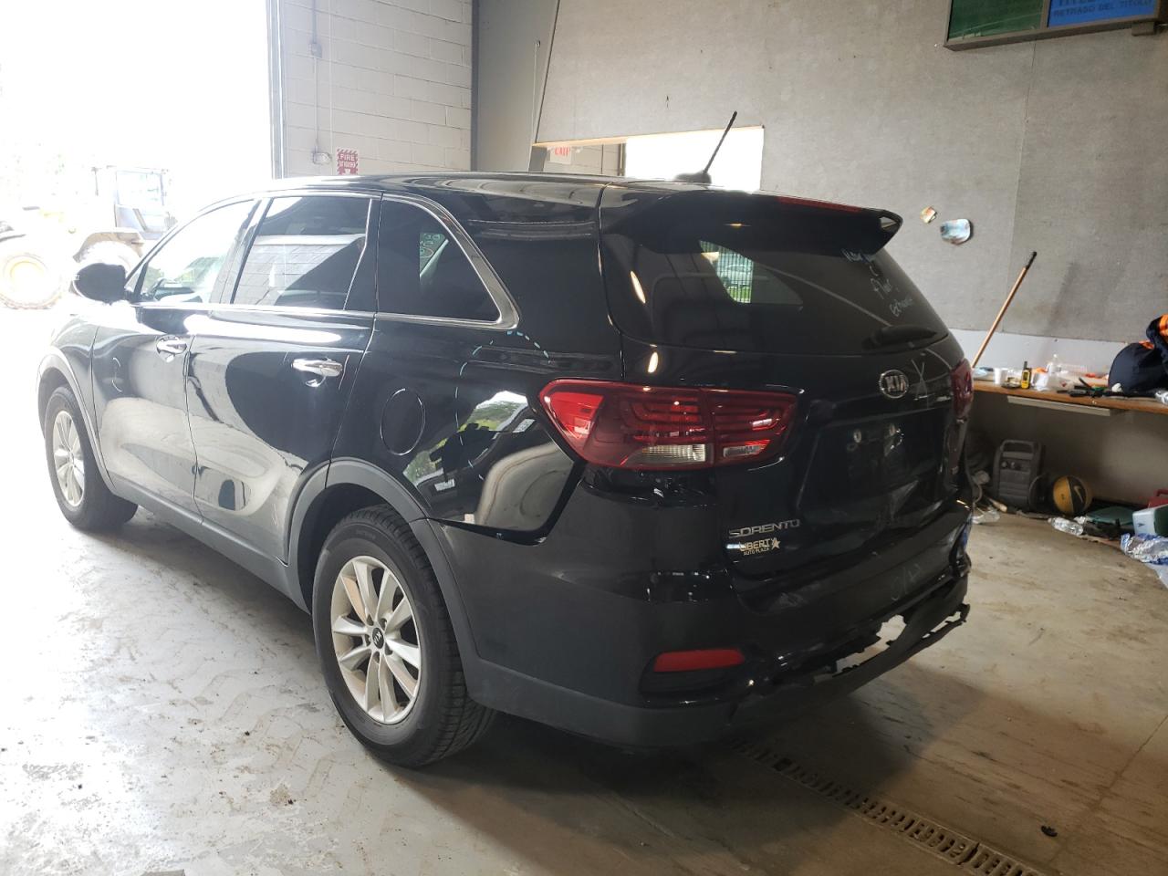 Photo 3 from auction – 2019 KIA SORENTO L with VIN 5XYPG4A34KG577332