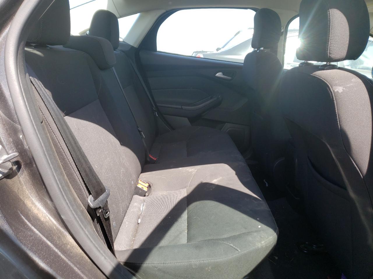 Photo 6 from auction – 2016 FORD FOCUS SE with VIN 1FADP3F24GL263761