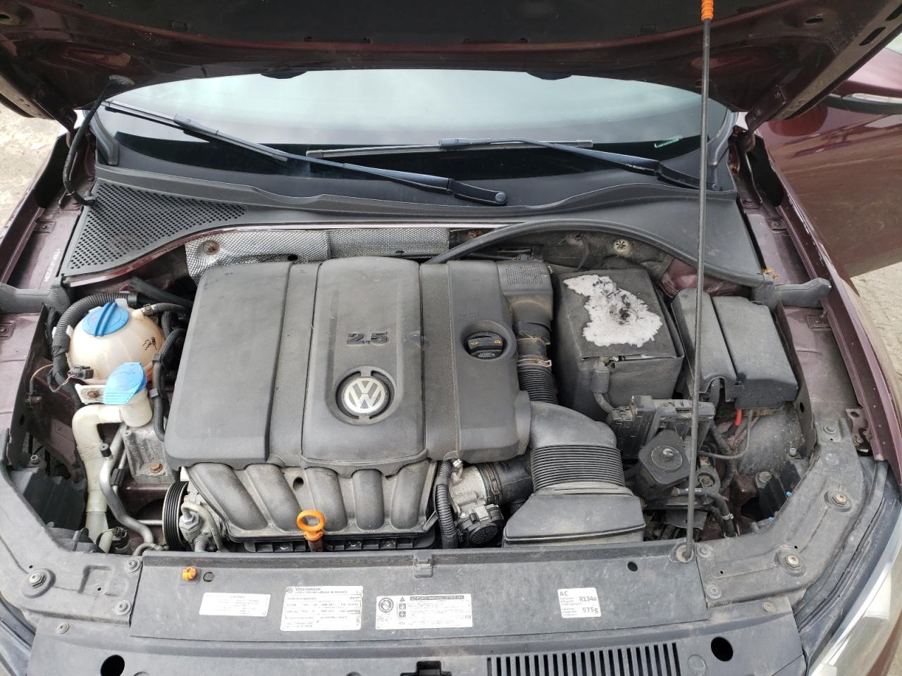 Photo 7 from auction – 2012 VOLKSWAGEN PASSAT SE with VIN 1VWBP7A37CC012328