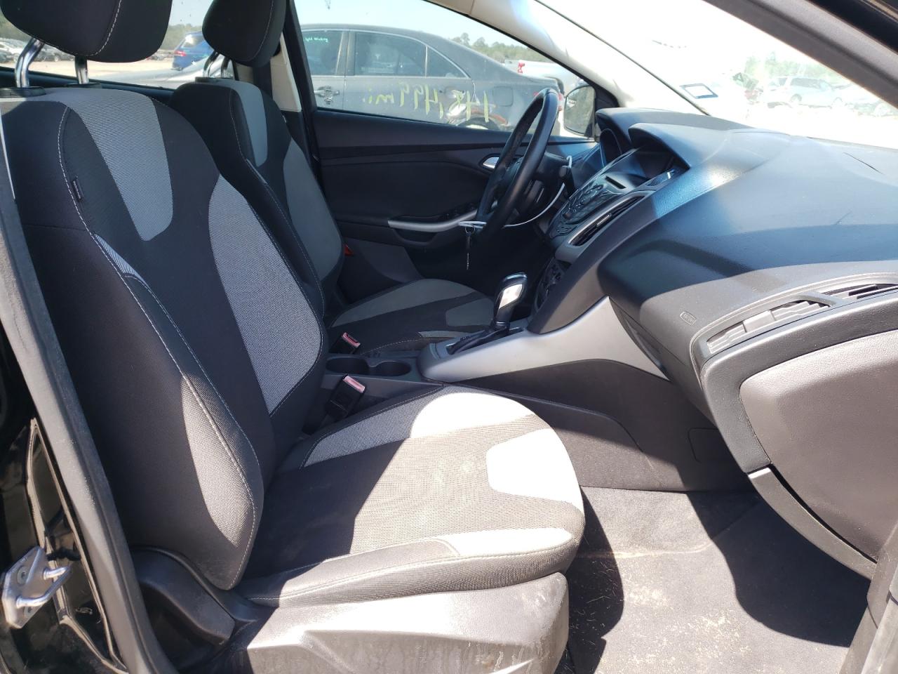 Photo 5 from auction – 2012 FORD FOCUS SE with VIN 1FAHP3F29CL272807