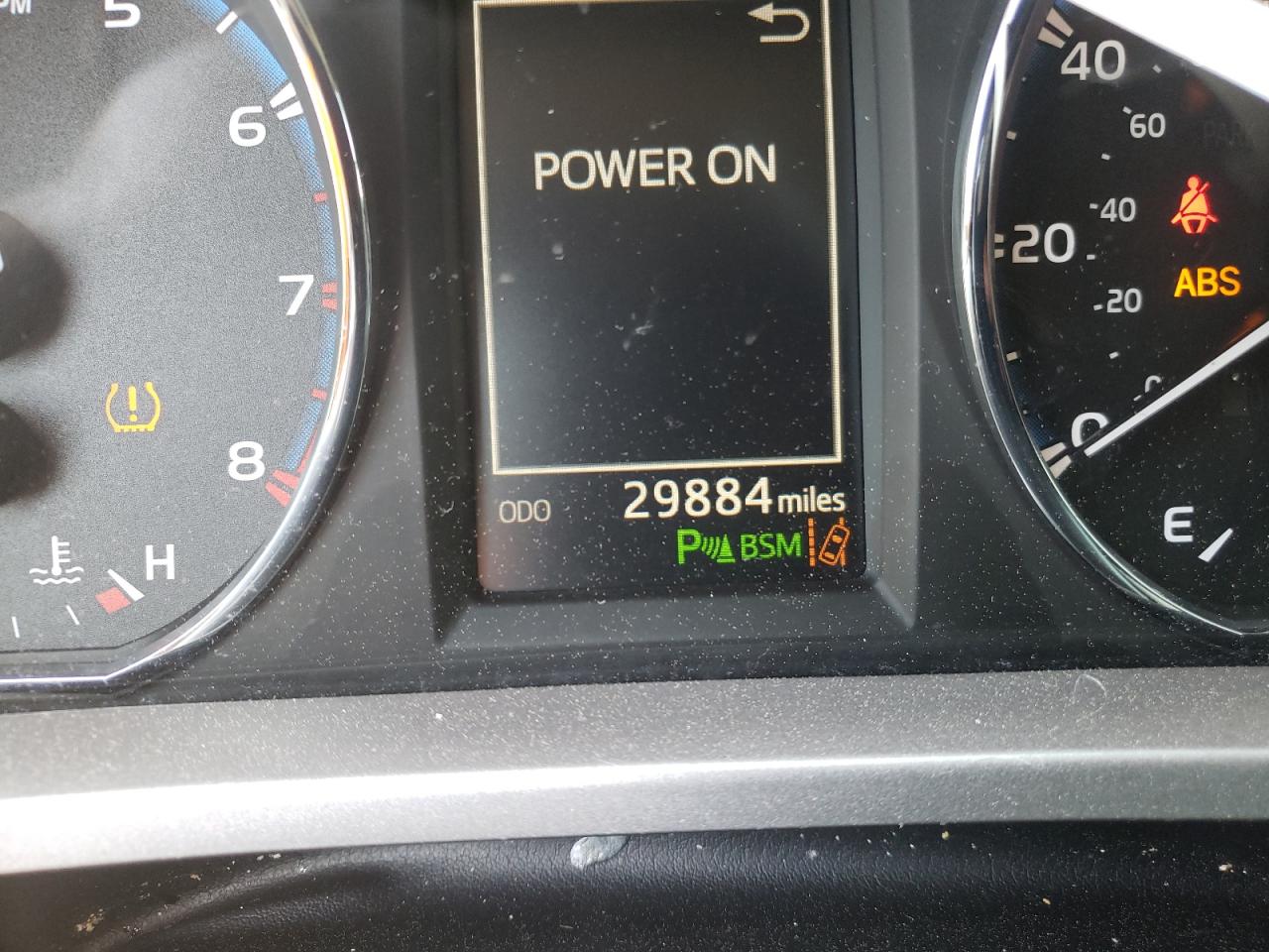 Photo 8 from auction – 2017 TOYOTA RAV4 LIMIT with VIN JTMDFREV3HJ706720