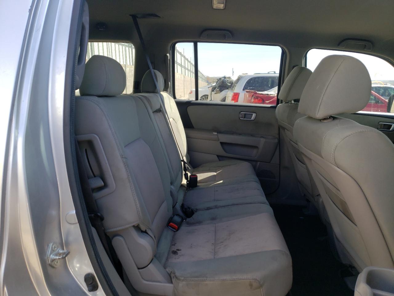 Photo 6 from auction – 2011 HONDA PILOT EX with VIN 5FNYF3H41BB053952
