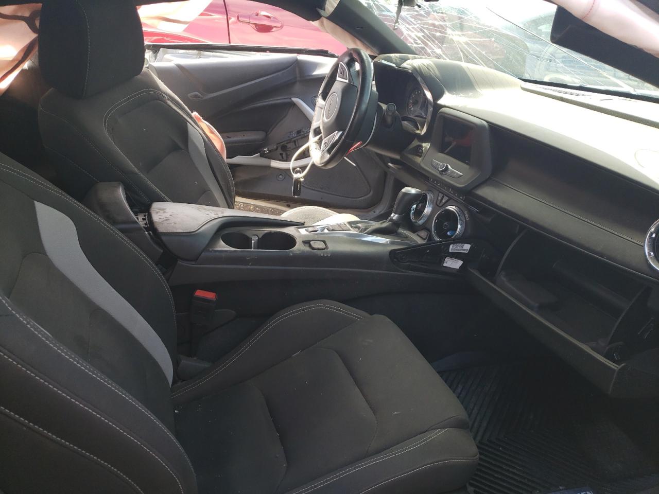 Photo 5 from auction – 2019 CHEVROLET CAMARO LS with VIN 1G1FB1RS4K0107398