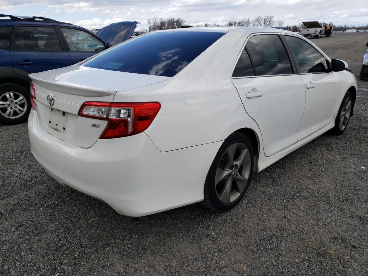 Photo 4 from auction – 2014 TOYOTA CAMRY L with VIN 4T1BF1FK0EU351444