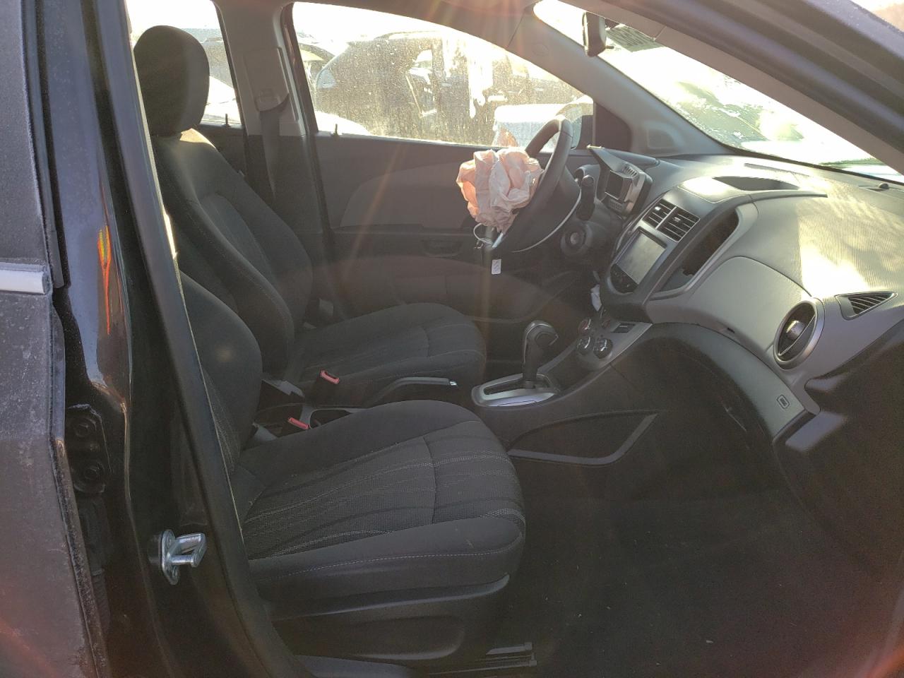 Photo 5 from auction – 2016 CHEVROLET SONIC LT with VIN 1G1JC5SH1G4182685