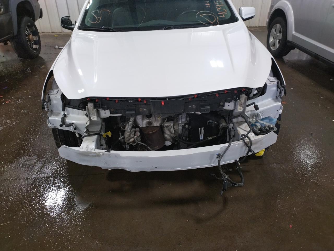 Photo 9 from auction – 2016 CHEVROLET MALIBU LIM with VIN 1G11E5SA2GF113585