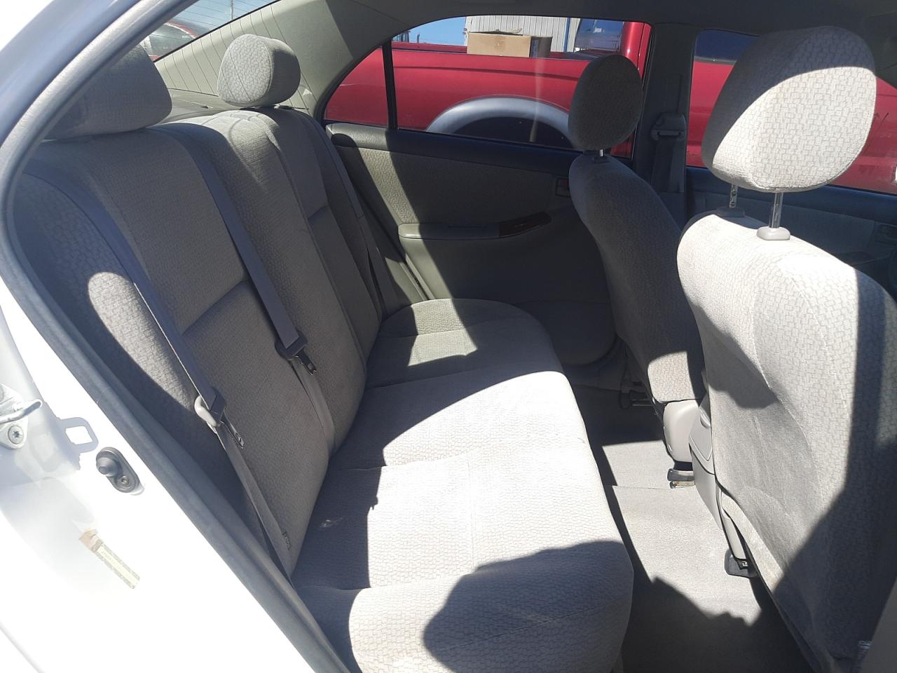 Photo 6 from auction – 2004 TOYOTA COROLLA CE with VIN JTDBR32E742018353