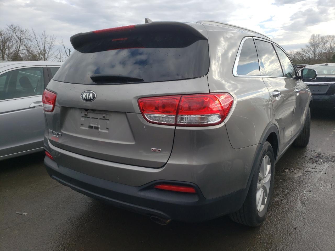 Photo 4 from auction – 2016 KIA SORENTO LX with VIN 5XYPG4A34GG170960