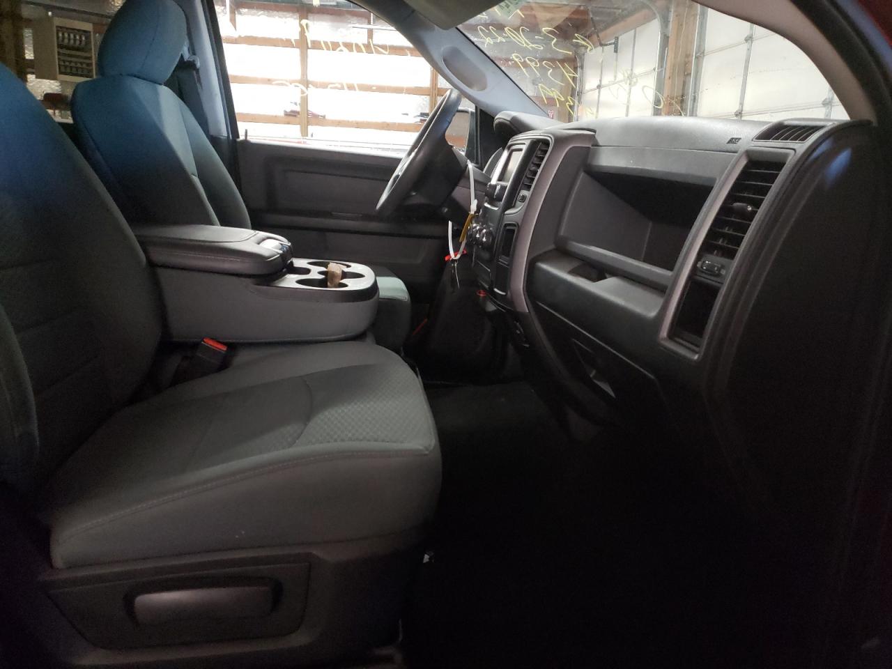 Photo 5 from auction – 2017 RAM 1500 ST with VIN 3C6RR7KT8HG794399