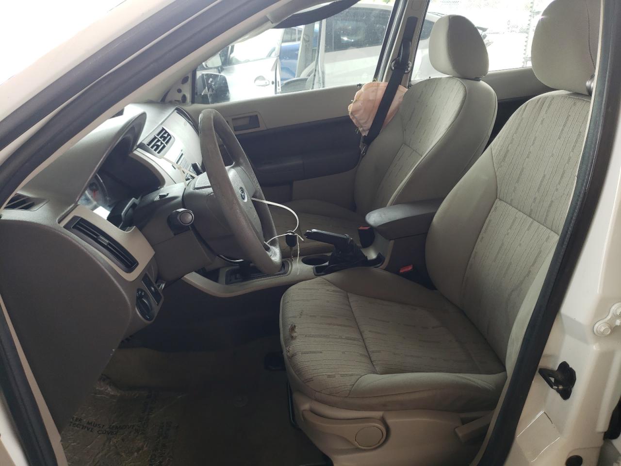 Photo 5 from auction – 2010 FORD FOCUS SE with VIN 1FAHP3FN0AW196352
