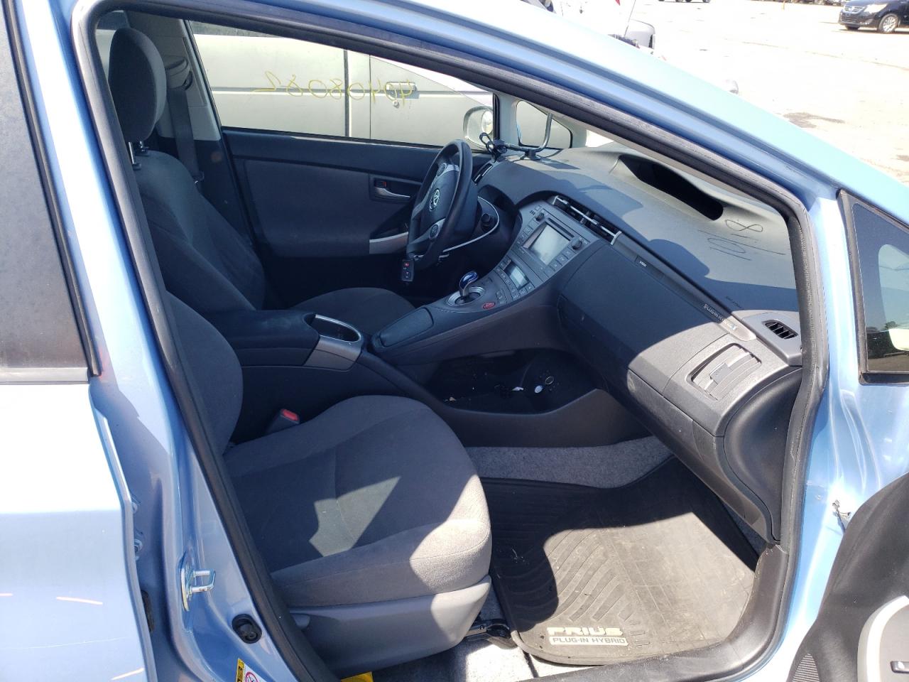 Photo 5 from auction – 2014 TOYOTA PRIUS PLUG with VIN JTDKN3DP2E3055462