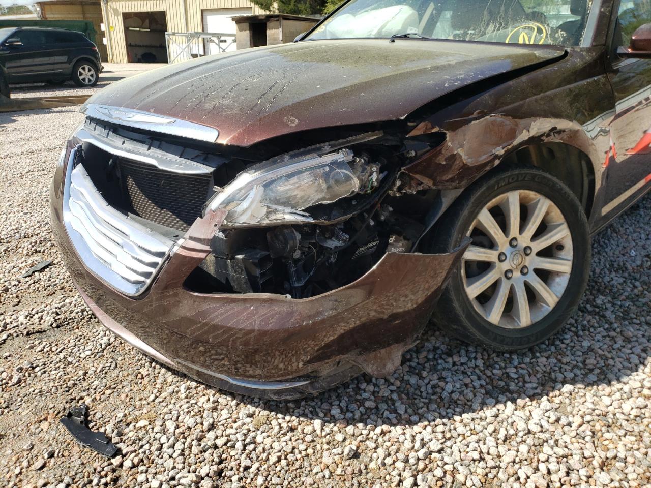 Photo 9 from auction – 2013 CHRYSLER 200 TOURIN with VIN 1C3CCBBG0DN528080