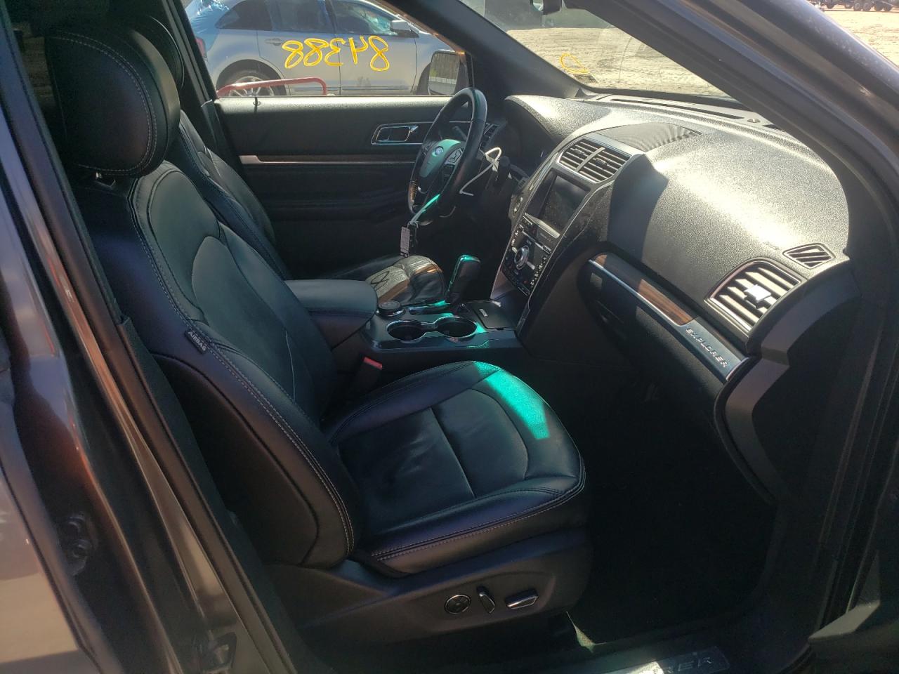 Photo 5 from auction – 2016 FORD EXPLORER L with VIN 1FM5K8FH3GGC99511