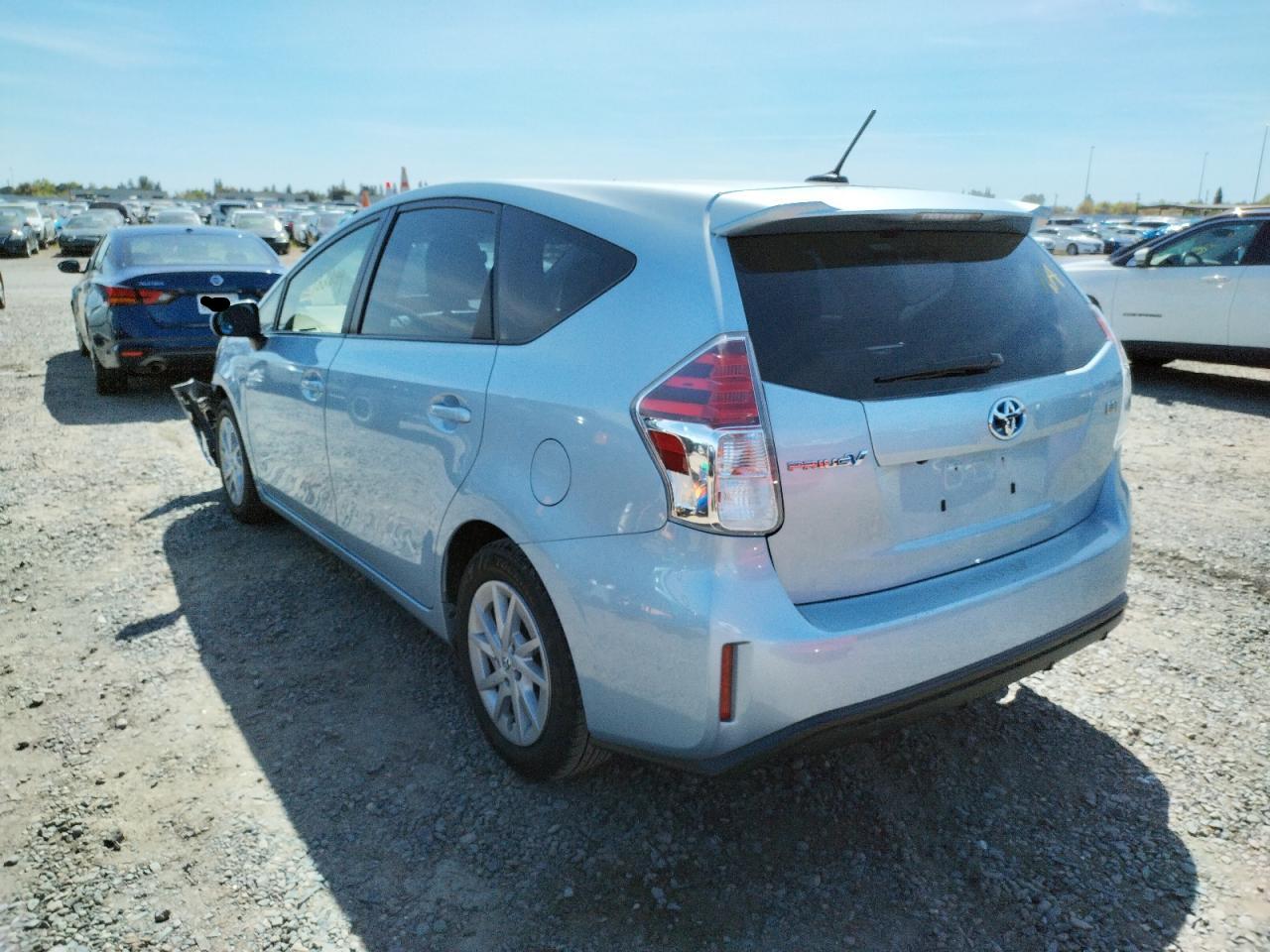 Photo 3 from auction – 2016 TOYOTA PRIUS V with VIN JTDZN3EU2GJ045788