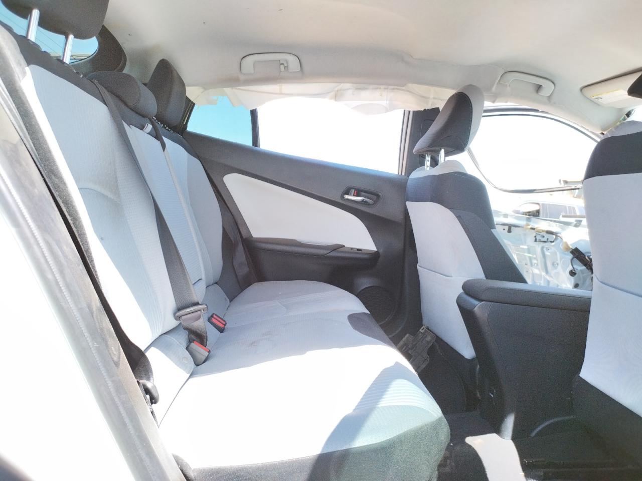 Photo 6 from auction – 2016 TOYOTA PRIUS with VIN JTDKBRFU0G3002082