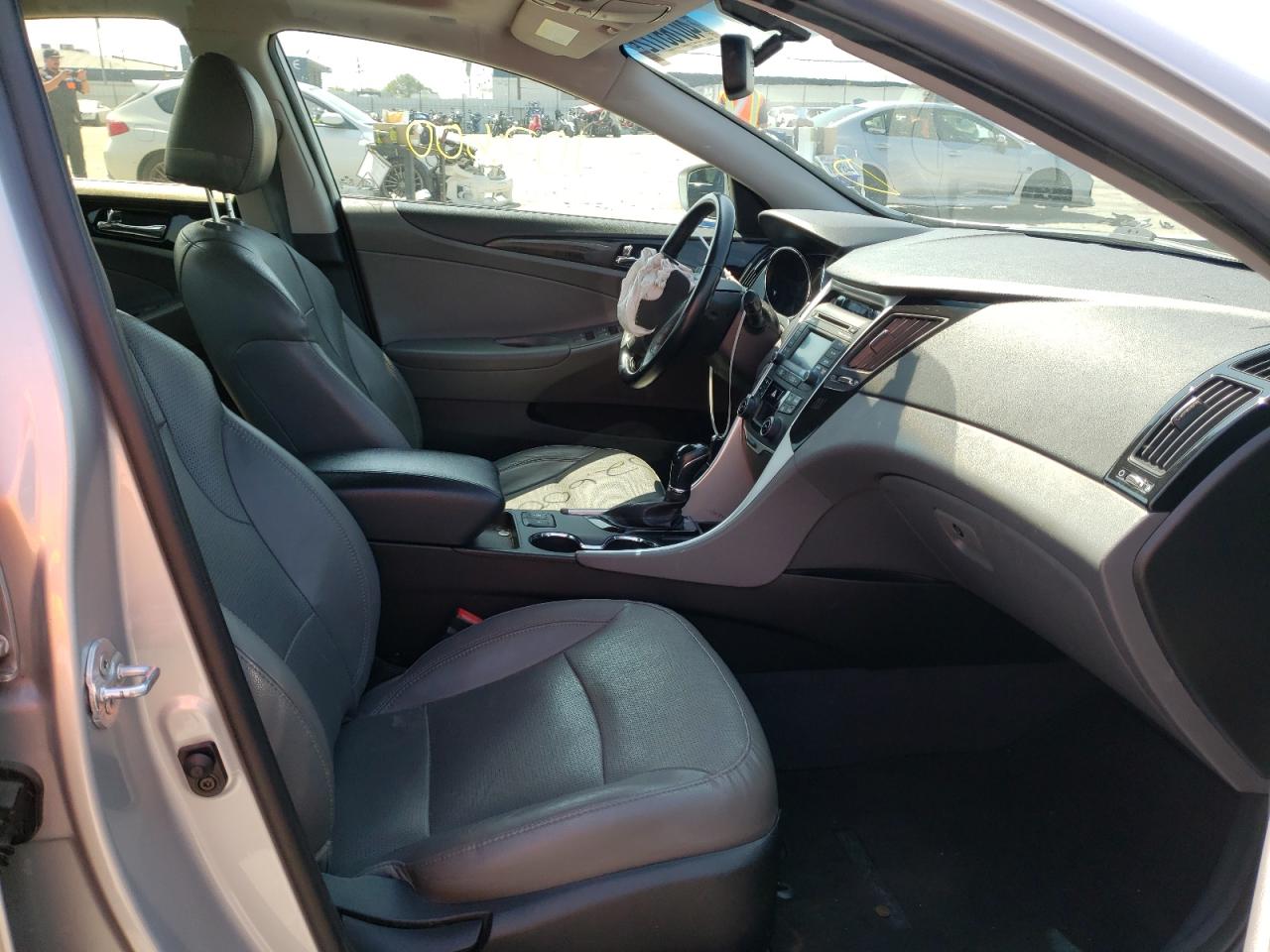 Photo 5 from auction – 2014 HYUNDAI SONATA SE with VIN 5NPEC4AC7EH902846