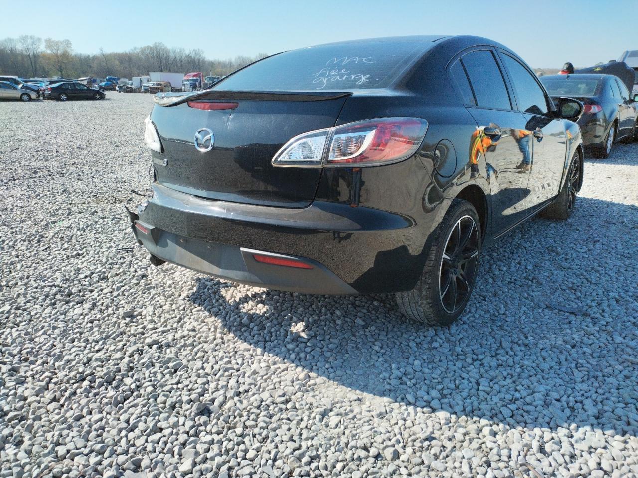 Photo 4 from auction – 2011 MAZDA 3 I with VIN JM1BL1VF9B1404043
