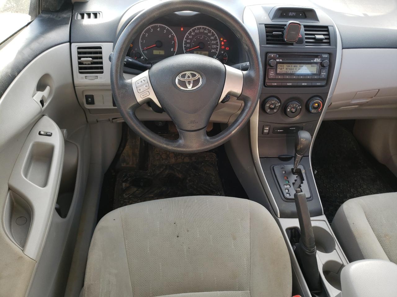 Photo 9 from auction – 2013 TOYOTA COROLLA with VIN 2T1BU4EE7DC073743