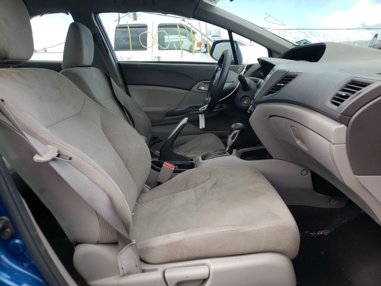 Photo 5 from auction – 2012 HONDA CIVIC LX with VIN 2HGFB2F55CH509523