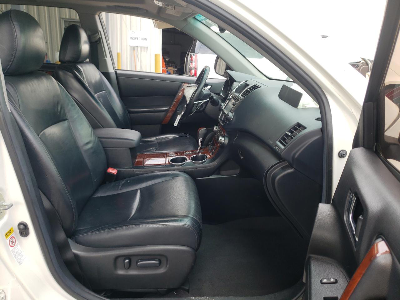 Photo 5 from auction – 2013 TOYOTA HIGHLANDER with VIN 5TDYK3EH5DS125298