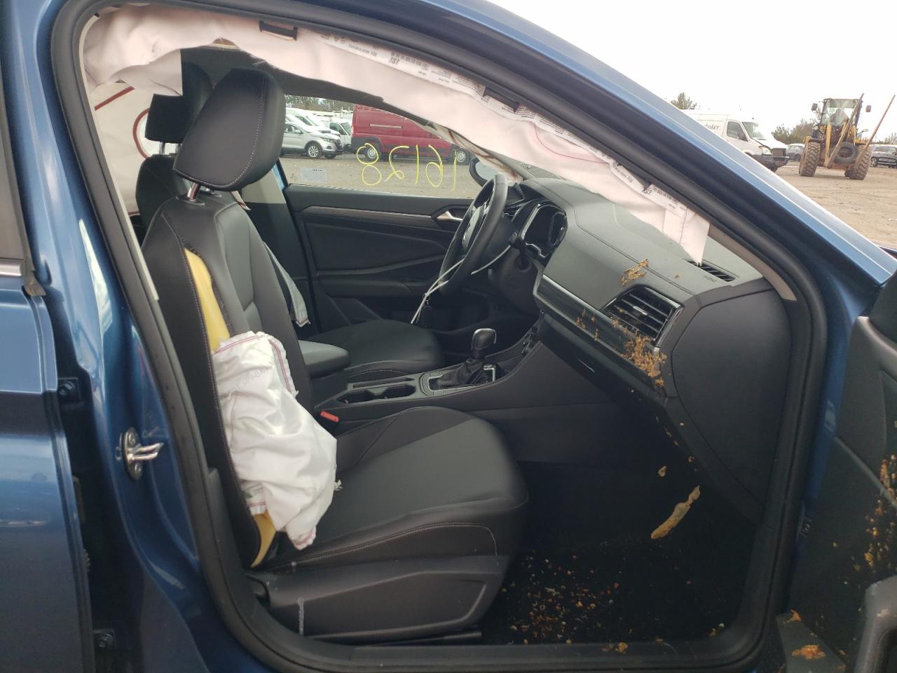 Photo 5 from auction – 2020 VOLKSWAGEN JETTA SEL with VIN 3VWEB7BU2LM043830