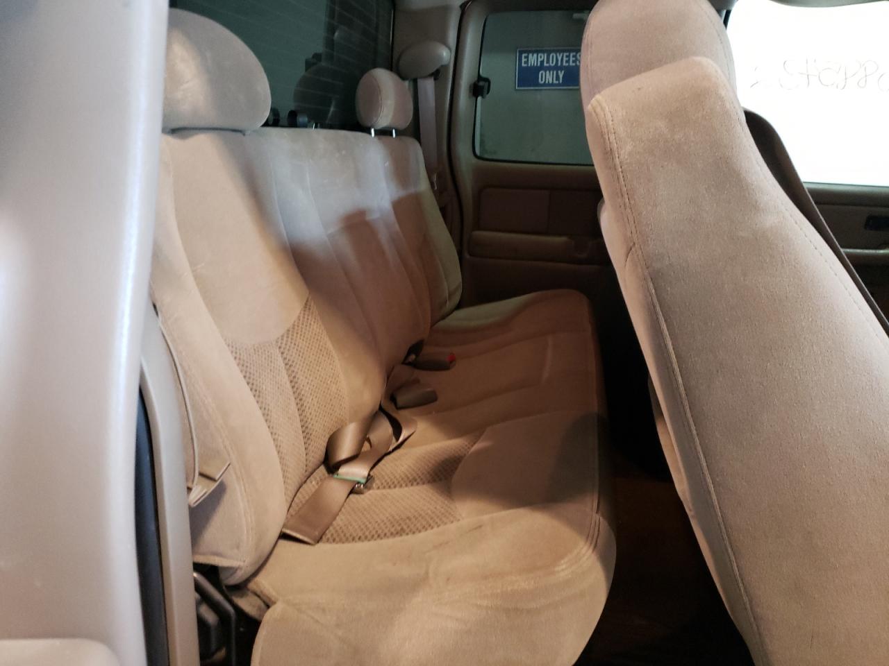 Photo 6 from auction – 2004 CHEVROLET SILVERADO with VIN 2GCEC19T341142840