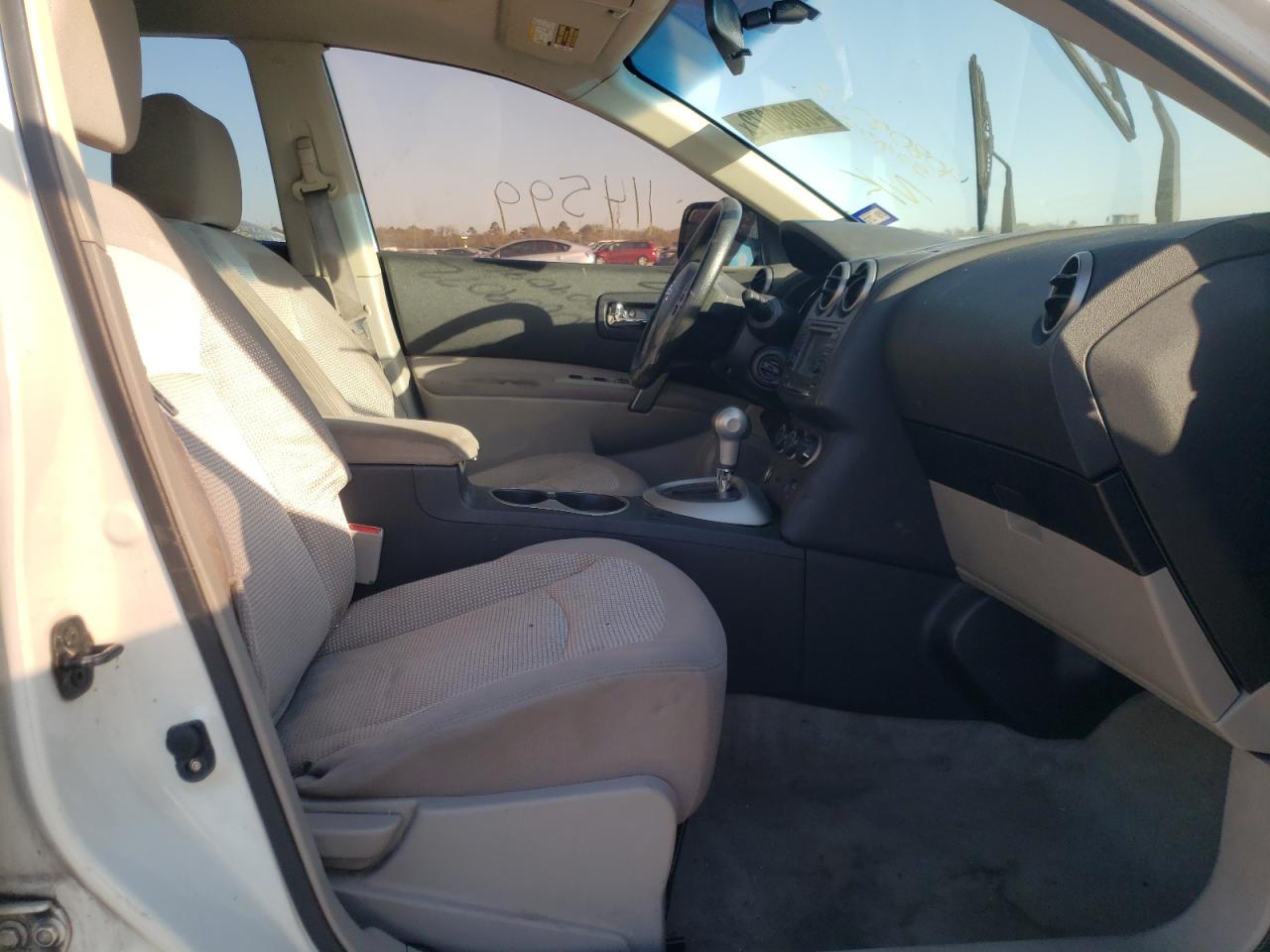 Photo 5 from auction – 2013 NISSAN ROGUE S with VIN JN8AS5MT9DW509091