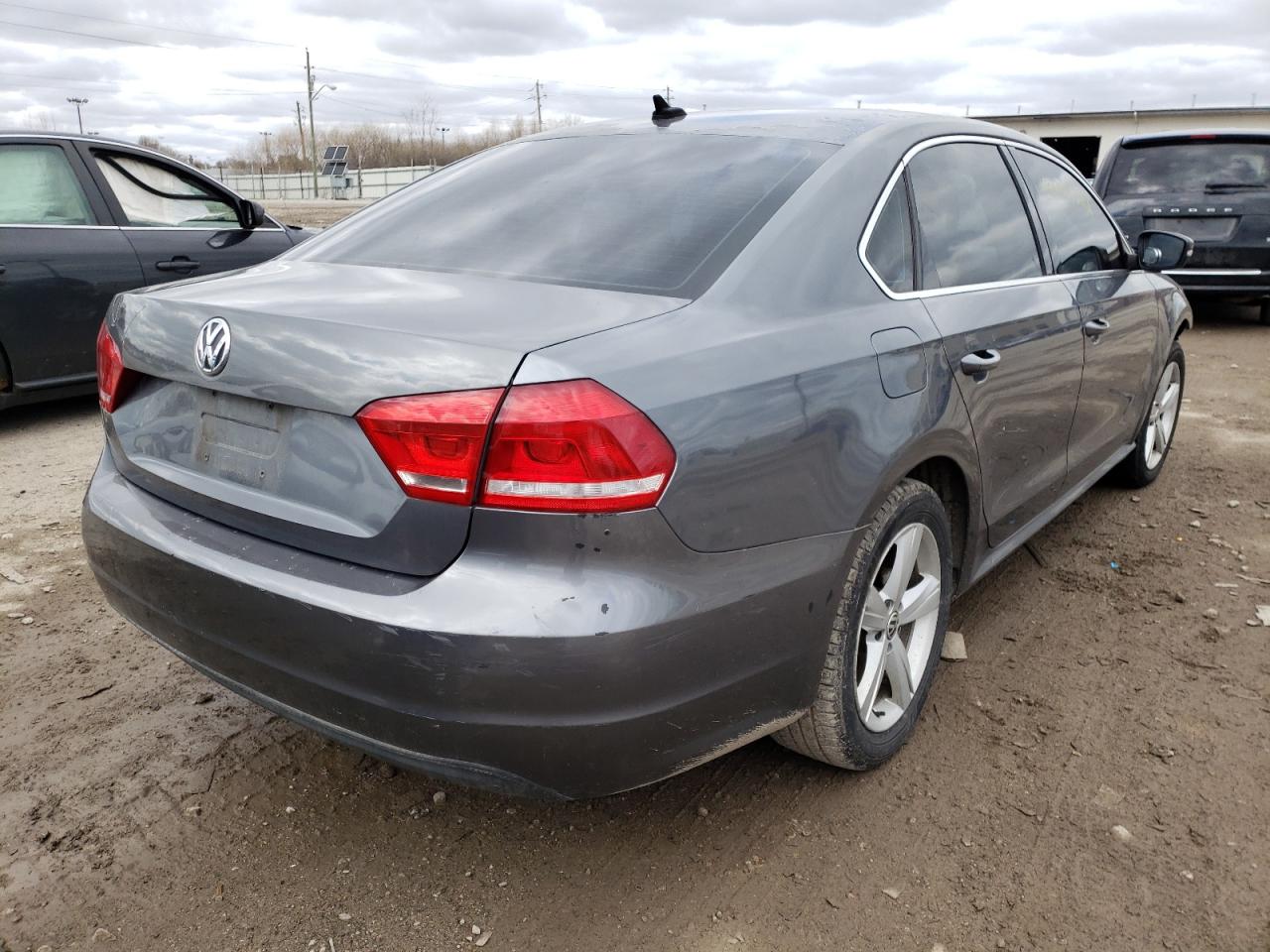 Photo 4 from auction – 2013 VOLKSWAGEN PASSAT SE with VIN 1VWBP7A37DC079089