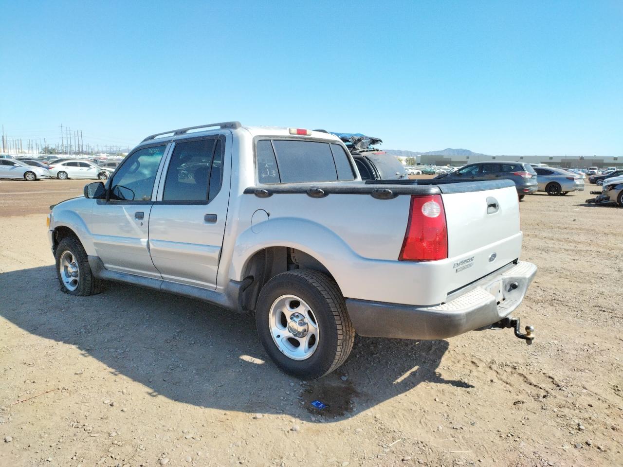 Photo 3 from auction – 2004 FORD EXPLORER S with VIN 1FMZU67K54UA43569