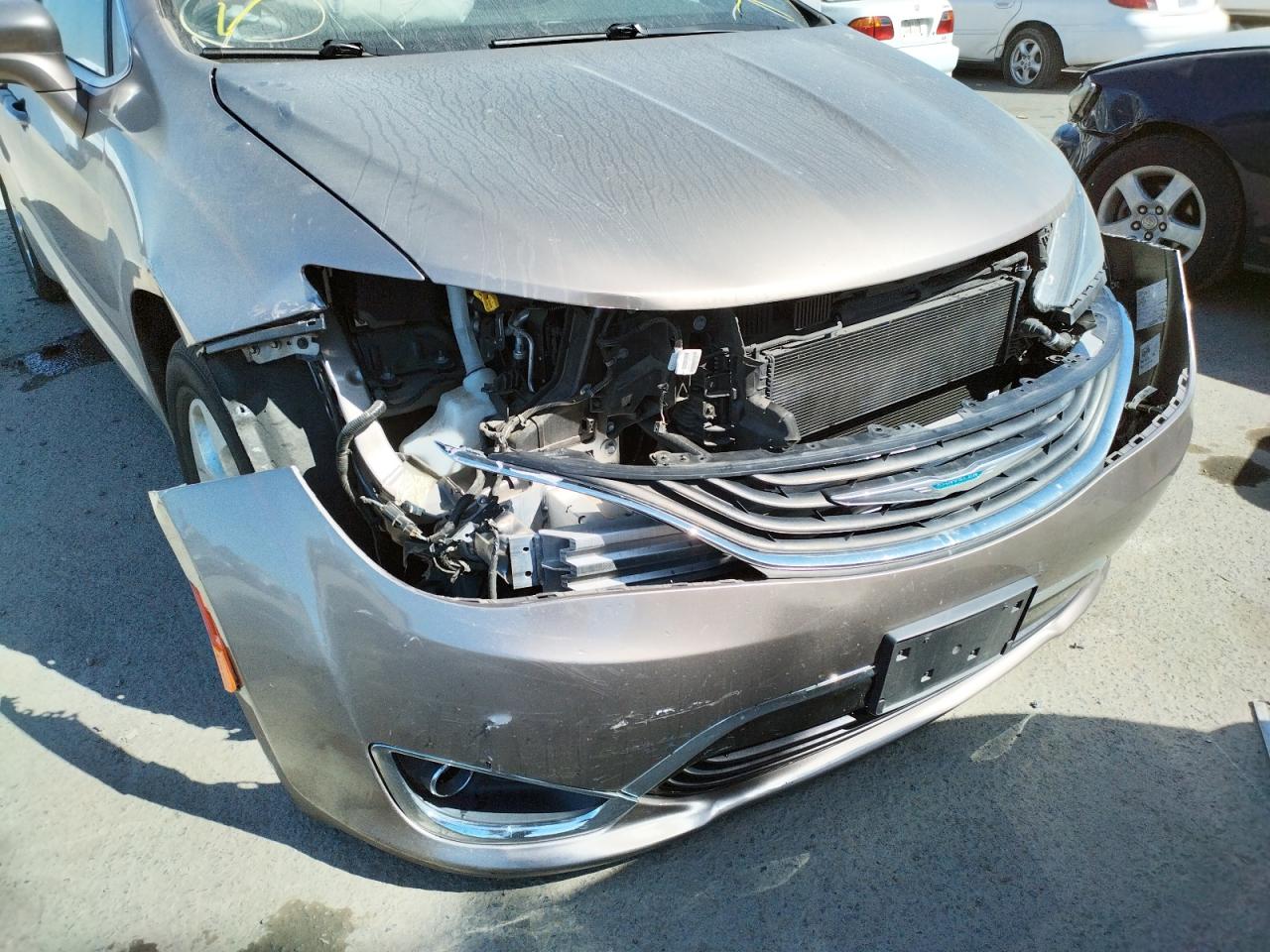 Photo 9 from auction – 2017 CHRYSLER PACIFICA E with VIN 2C4RC1L78HR779131