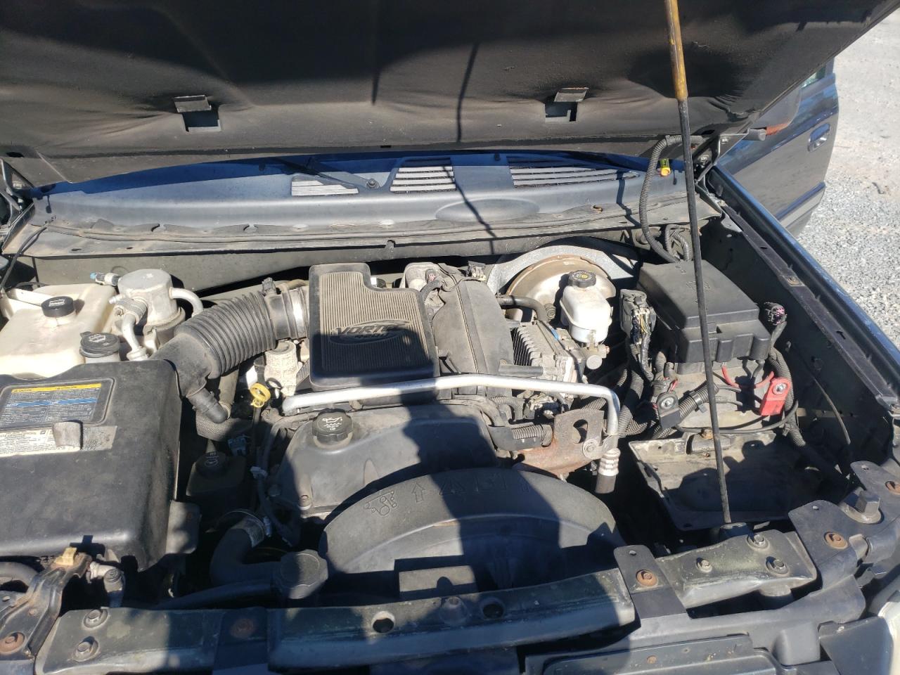 Photo 7 from auction – 2004 GMC ENVOY with VIN 1GKDT13SX42152037