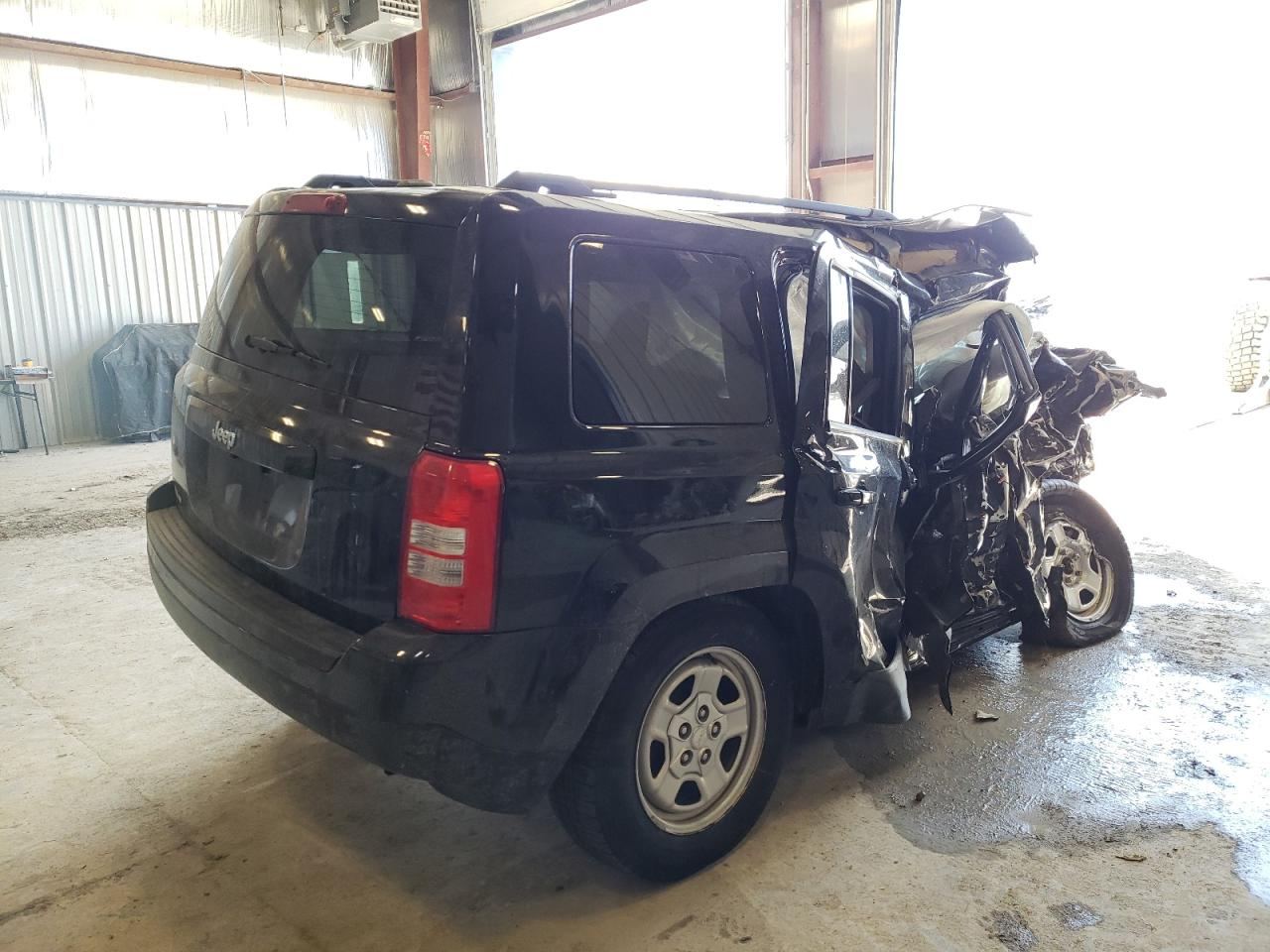 Photo 4 from auction – 2017 JEEP PATRIOT SP with VIN 1C4NJPBA8HD140965