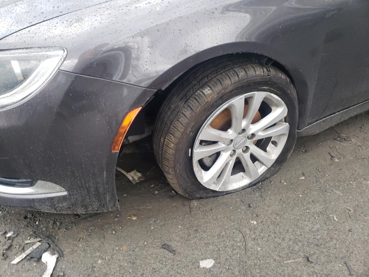 Photo 9 from auction – 2015 CHRYSLER 200 LIMITE with VIN 1C3CCCAB3FN701962