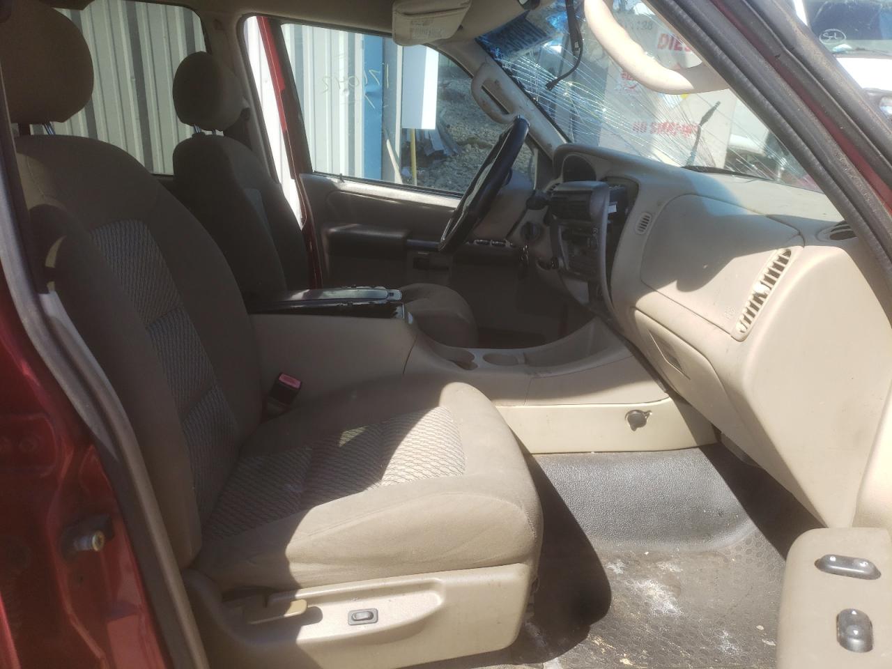 Photo 5 from auction – 2003 FORD EXPLORER S with VIN 1FMZU67E43UA37819