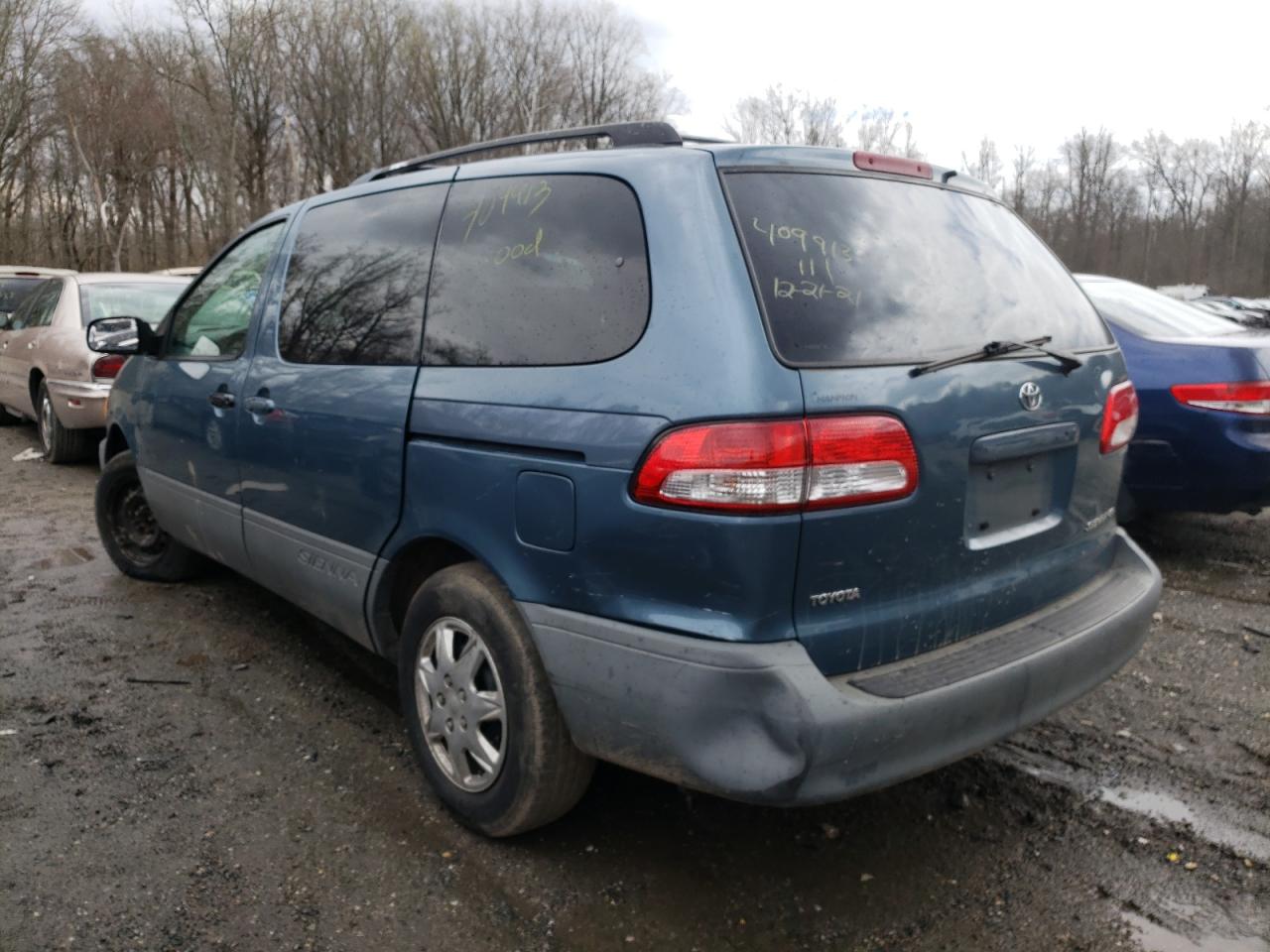 Photo 3 from auction – 2002 TOYOTA SIENNA CE with VIN 4T3ZF19C22U478394