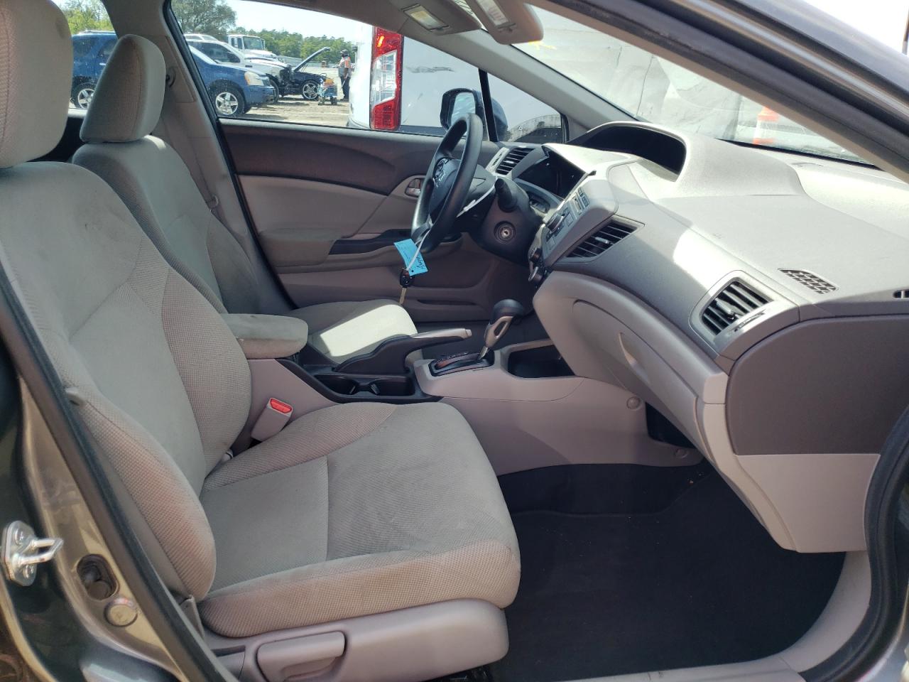 Photo 5 from auction – 2012 HONDA CIVIC HF with VIN 2HGFB2F64CH329135