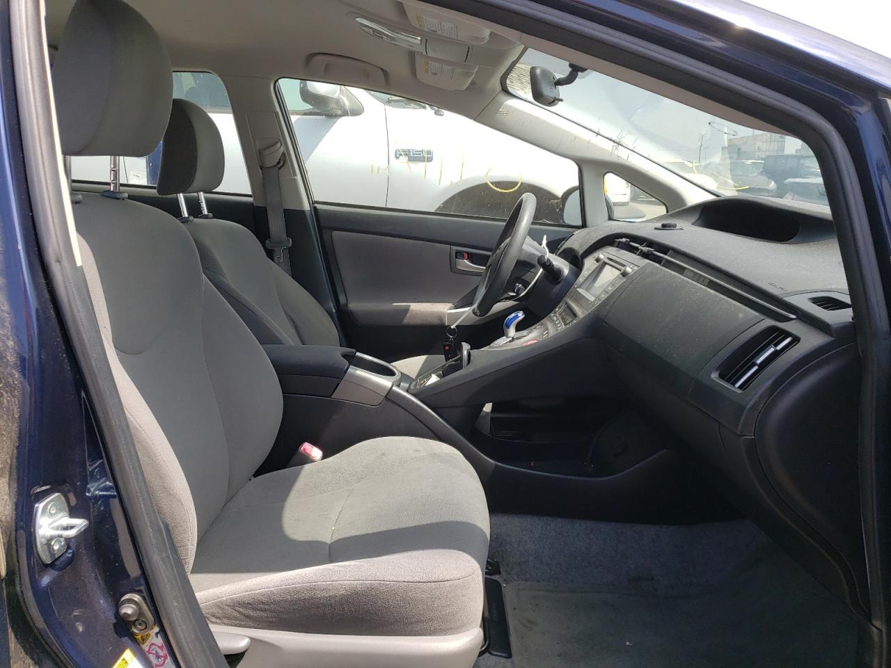 Photo 5 from auction – 2013 TOYOTA PRIUS with VIN JTDKN3DU6D0345676