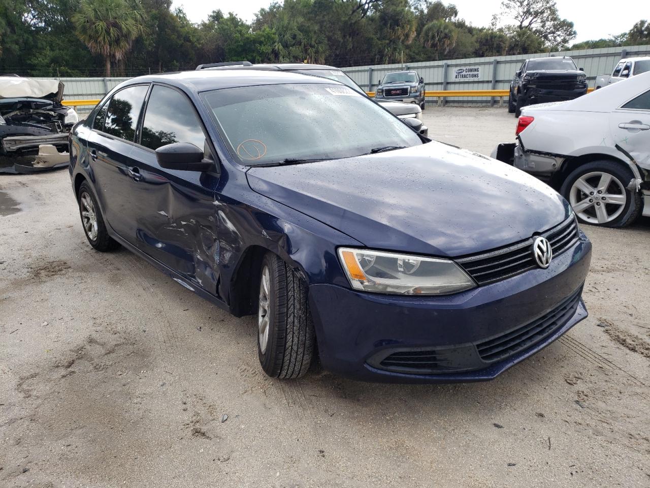 Photo 1 from auction – 2013 VOLKSWAGEN JETTA BASE with VIN 3VW2K7AJ3DM449594