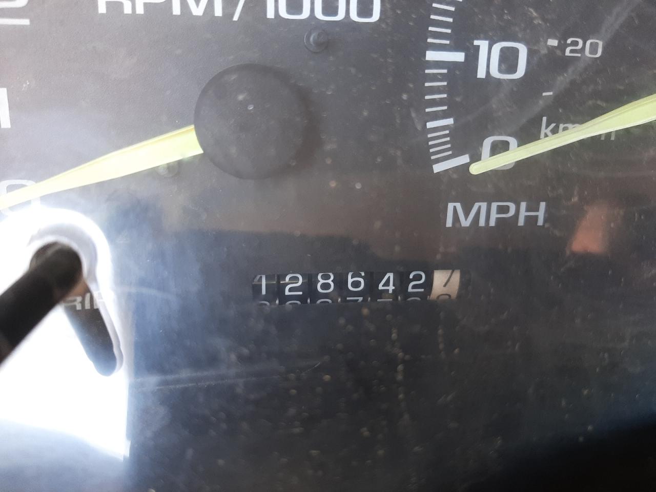 Photo 8 from auction – 1997 CHEVROLET GMT-400 C1 with VIN 2GCEC19W6V1103381