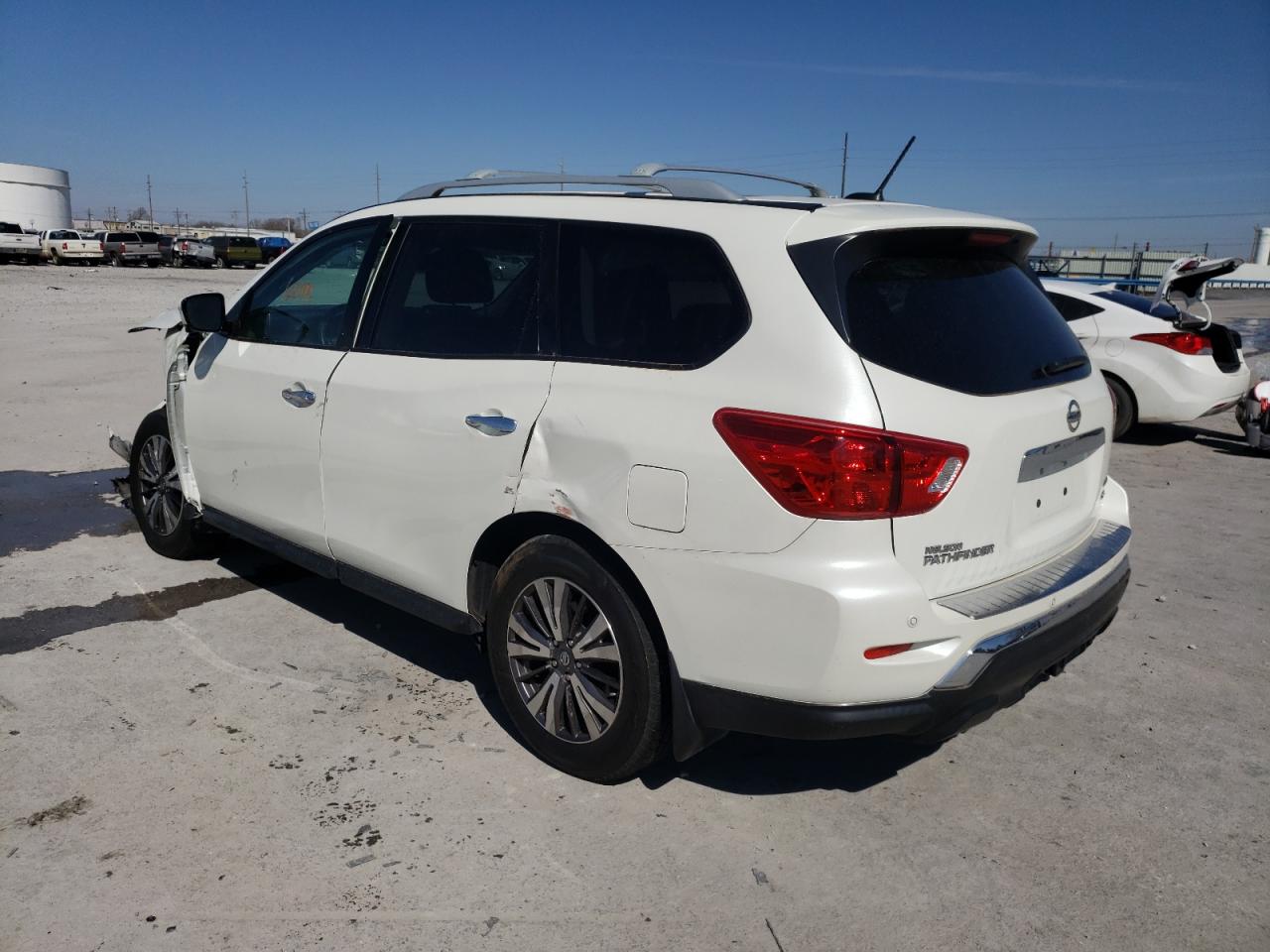 Photo 3 from auction – 2017 NISSAN PATHFINDER with VIN 5N1DR2MM6HC639652