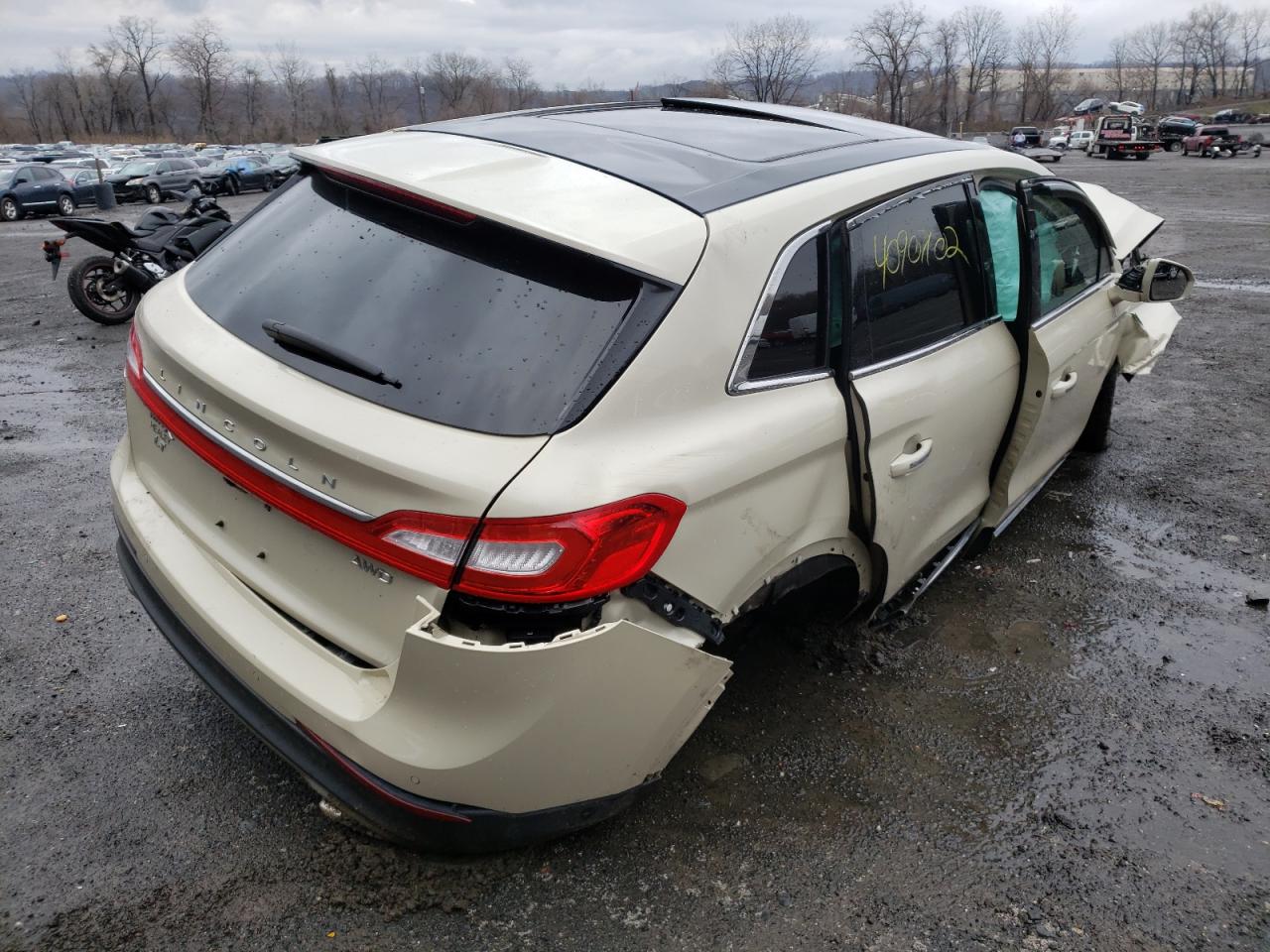 Photo 4 from auction – 2016 LINCOLN MKX RESERV with VIN 2LMTJ8LR5GBL75569