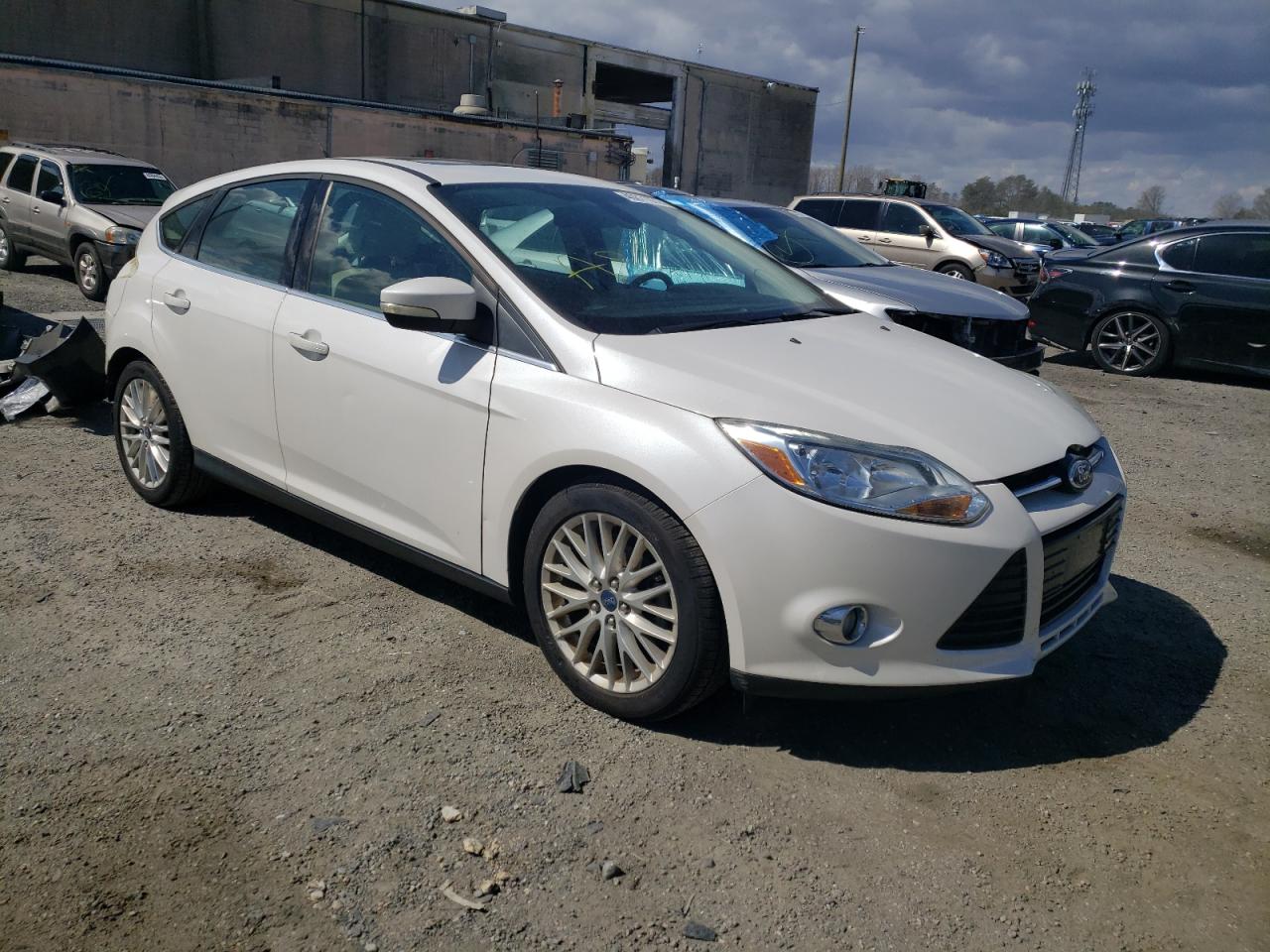 FORD FOCUS SEL 2012 with VIN 1FAHP3M23CL445305 - Photo from auction