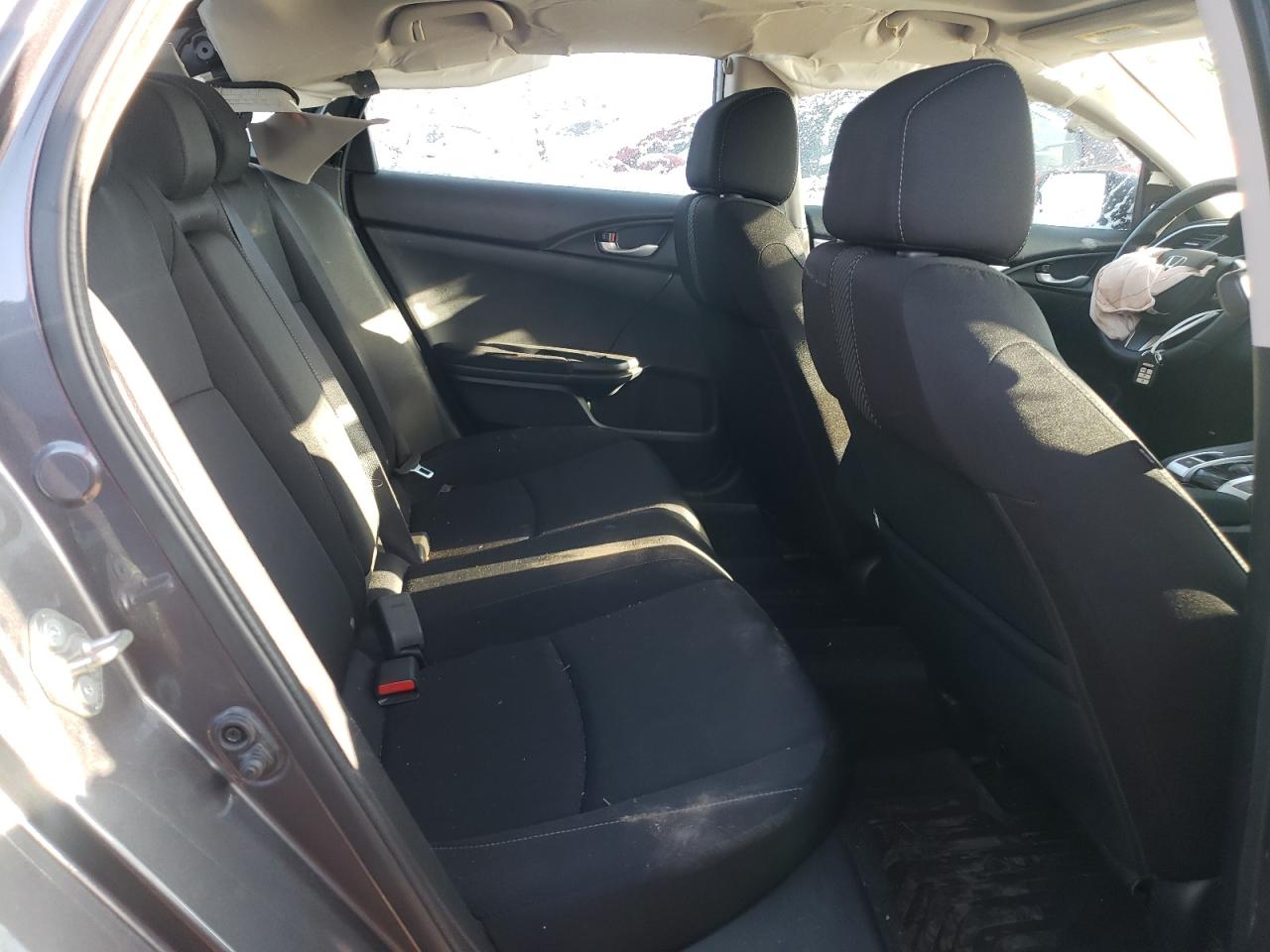 Фото 6 с аукциона – 2017 HONDA CIVIC EX с VIN 19XFC2F73HE023230