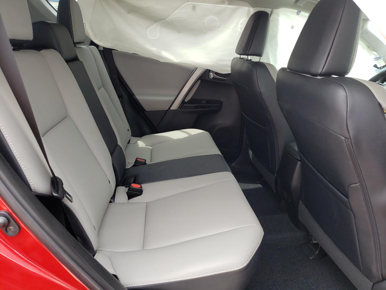 Photo 6 from auction – 2016 TOYOTA RAV4 LIMIT with VIN 2T3YFREV3GW264359