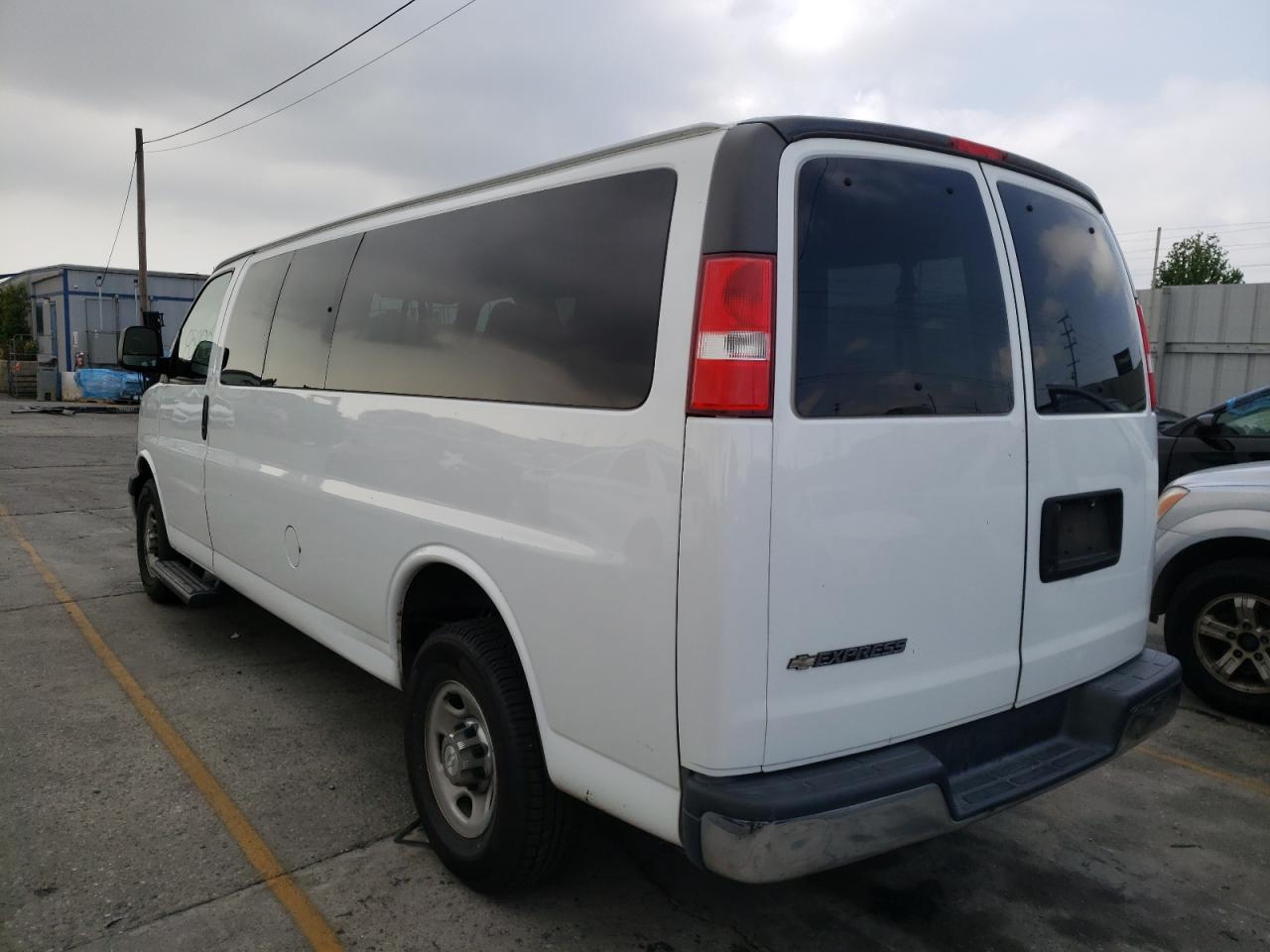 Photo 3 from auction – 2017 CHEVROLET EXPRESS G3 with VIN 1GAZGPFF4H1258639