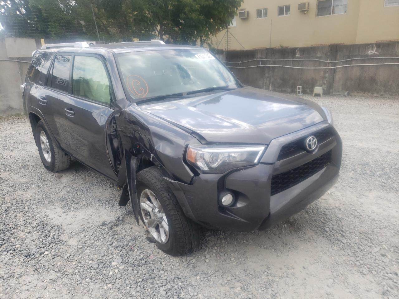 TOYOTA 4RUNNER SR 2018 with VIN JTEZU5JR3J5172982 - Photo from auction