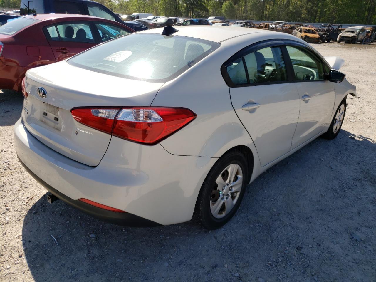 Photo 4 from auction – 2015 KIA FORTE LX with VIN KNAFK4A6XF5402129
