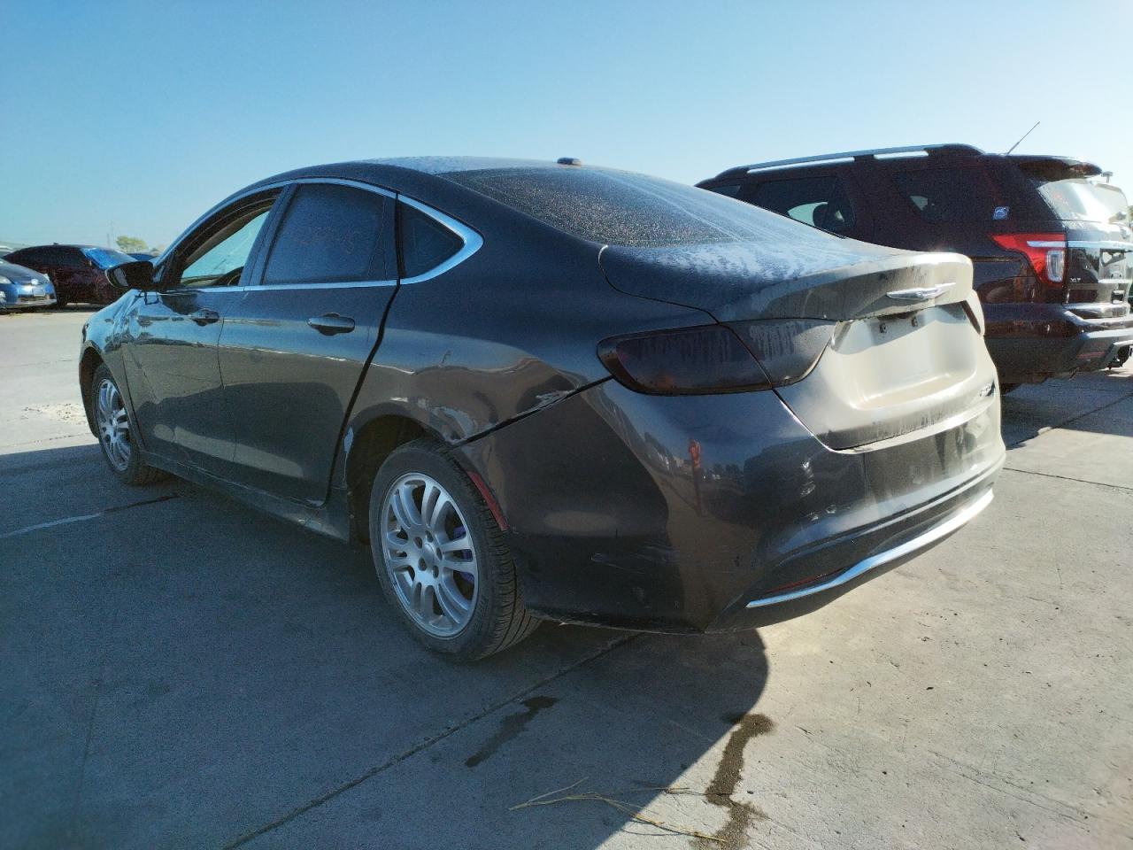 Photo 3 from auction – 2015 CHRYSLER 200 LIMITE with VIN 1C3CCCAB8FN747061