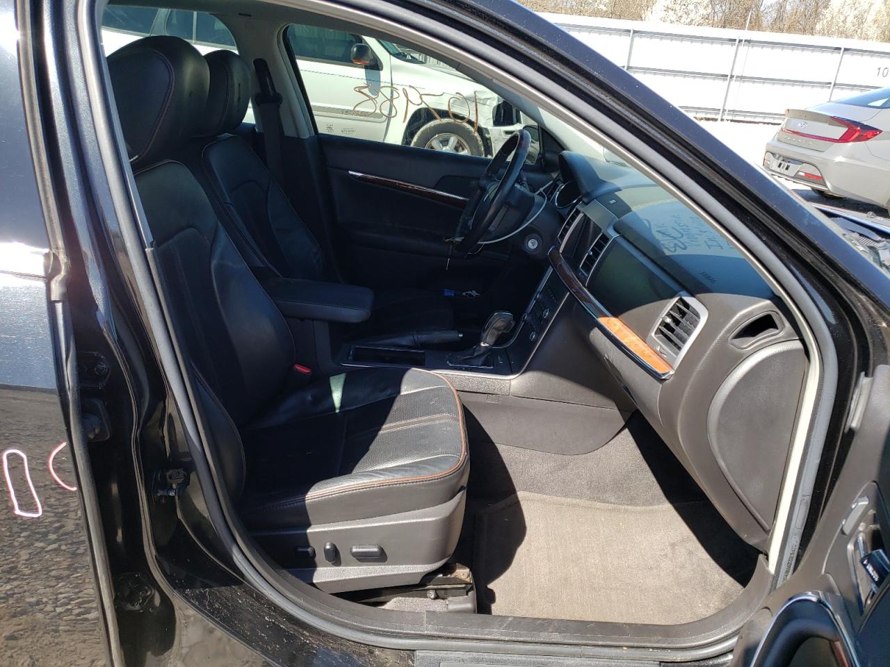 Photo 5 from auction – 2010 LINCOLN MKZ with VIN 3LNHL2GC6AR632794